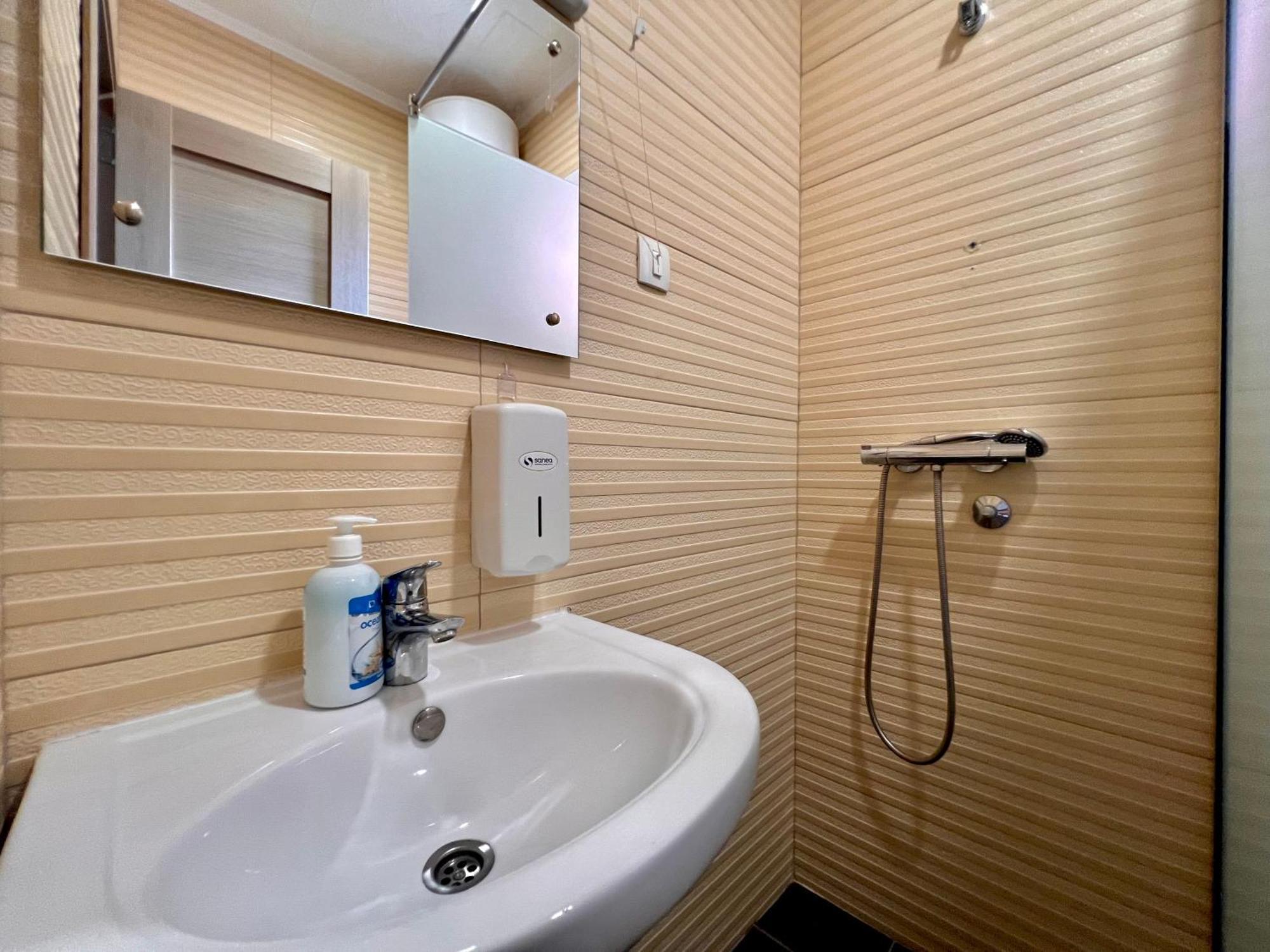 Hotel Nur モスタル エクステリア 写真